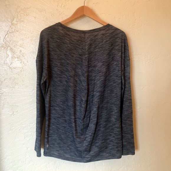 Lulu Lemon loose layering top - Picture 4 of 5